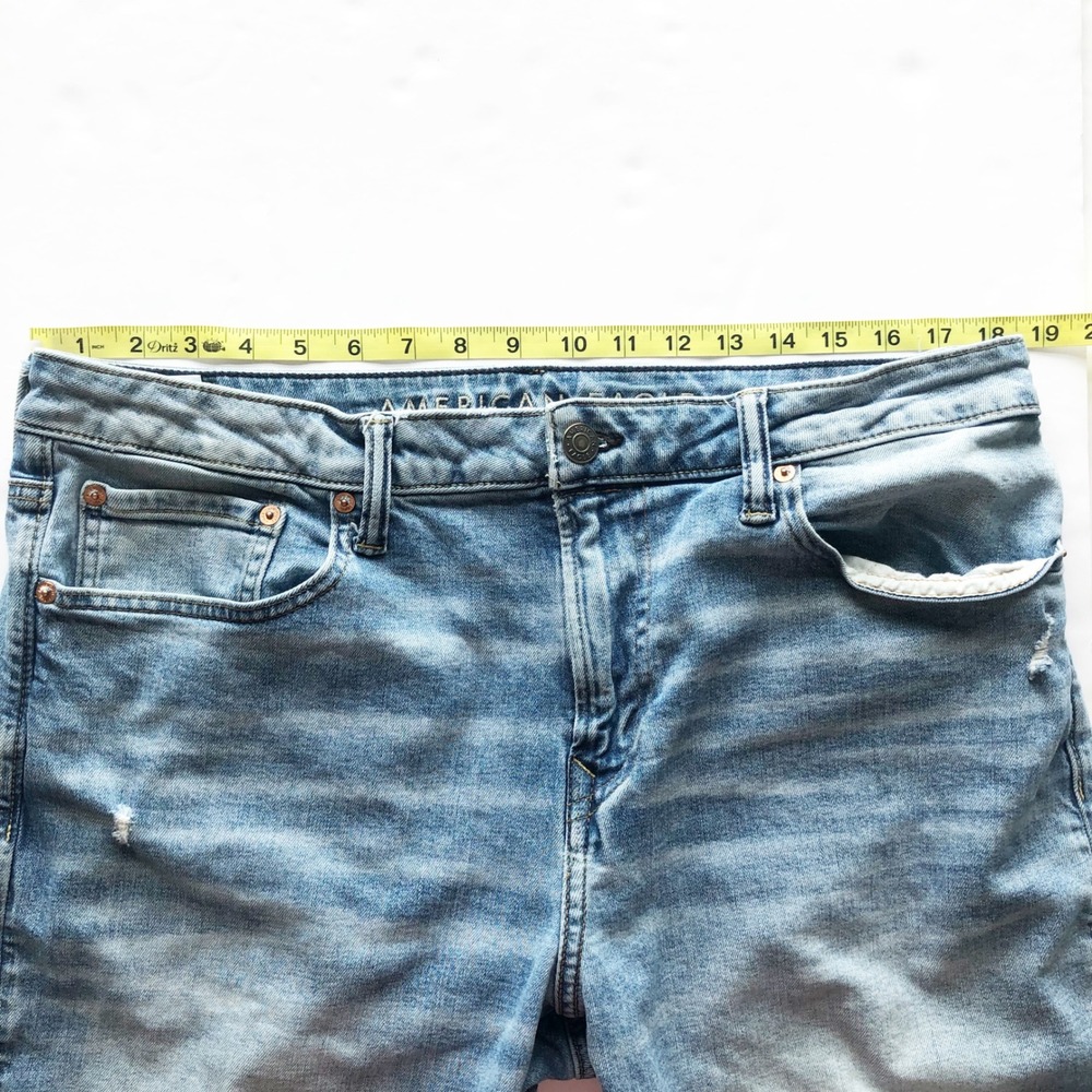 American Eagle Jeans Mens 36x32 Relaxed Straight Airflex+ Light Wash Distressed - Picture 8 of 10